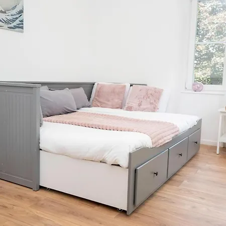 Spacieux De Standing Avec Jardin