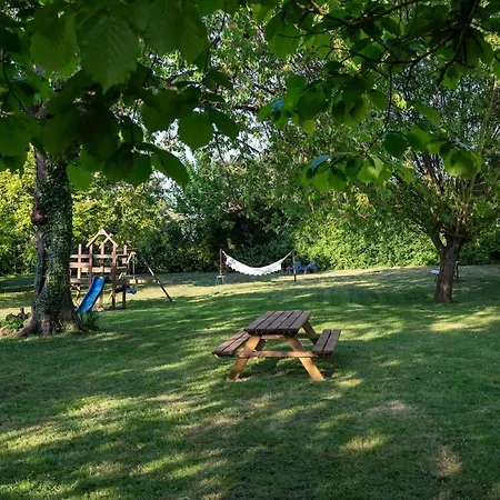 Spacieux De Standing Avec Jardin