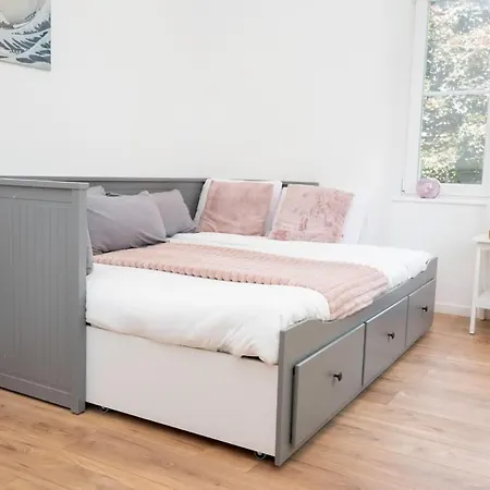 Spacieux De Standing Avec Jardin *